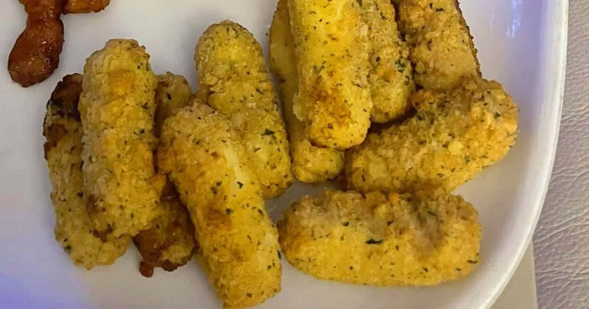 Air Fryer Mozzarella Sticks